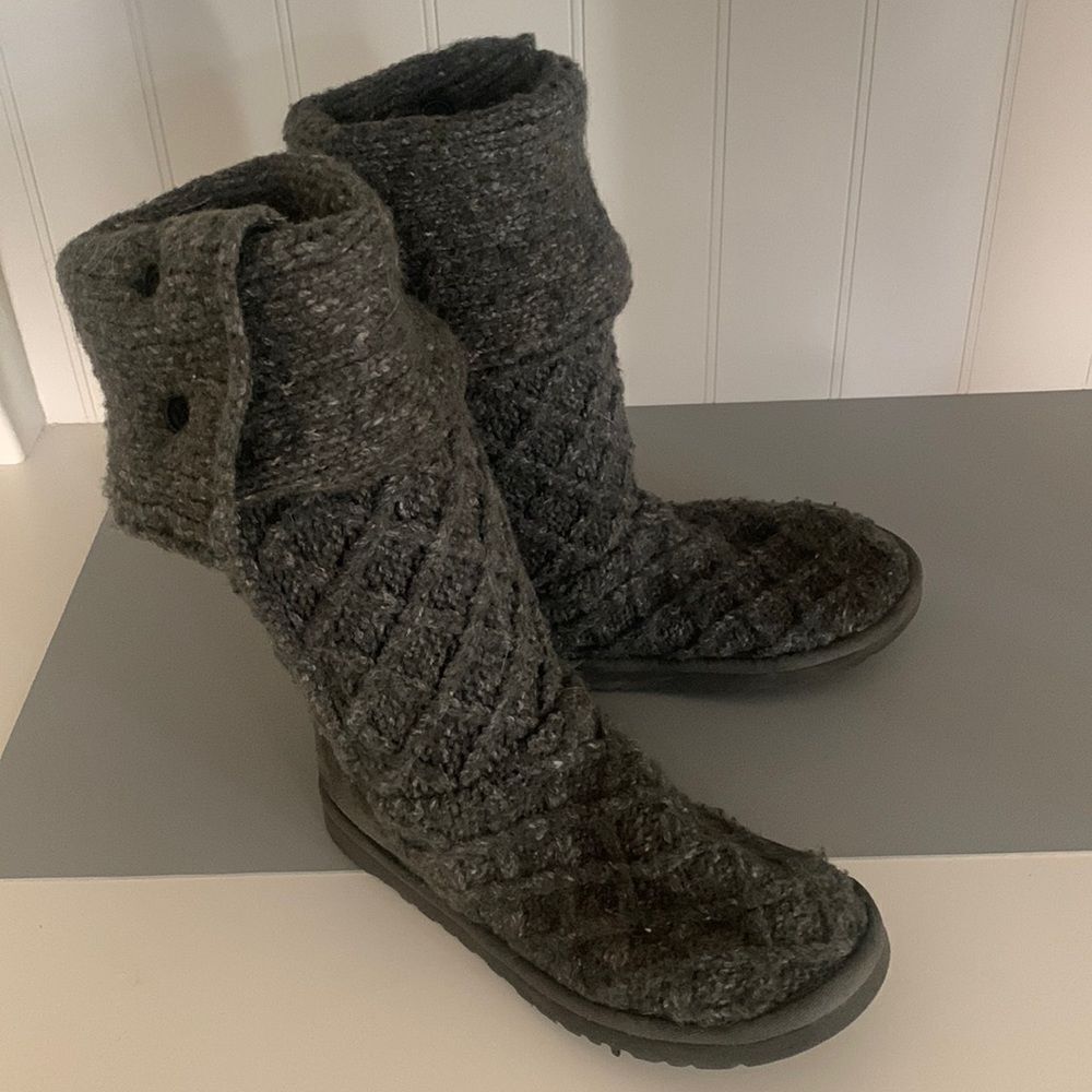 UGG  Gray  Sweater Boots